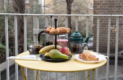 South Kensington Apartment | Chelsea Stunning two Bedroom Townhouse with Airconditioning