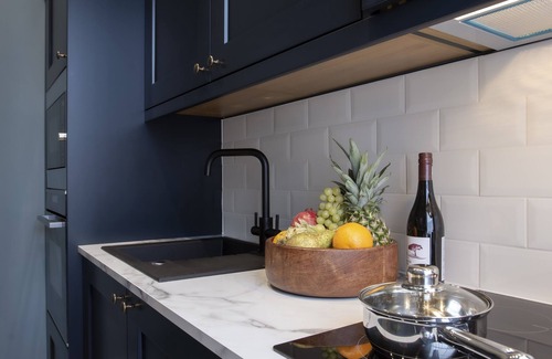 Cheltenham Apartment | Cheltenham centre. Two bedroom apartment, private parking, EV charging
