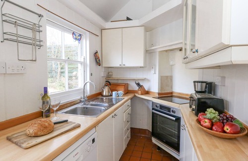 Osmington Mills Cottage | CHENIES, pet friendly, character holiday cottage in Preston