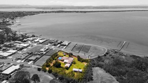 Eagle Point House | Chenu Lakeside Homestead
