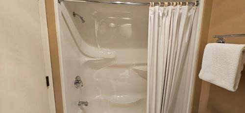 Bayfield Hotel | Chequamegon Lake Superior Lodge