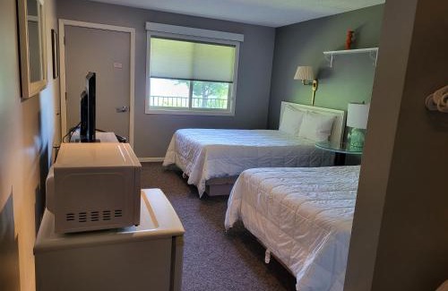 Bayfield Hotel | Chequamegon Lake Superior Lodge