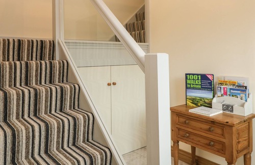 Biddestone Cottage | CHEQUERS BARN, family friendly, character holiday cottage in Corsham