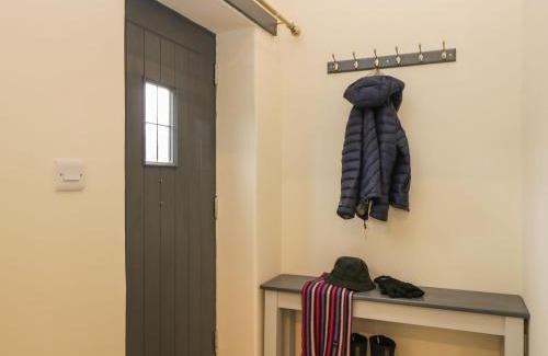 Biddestone House | Chequers Barn