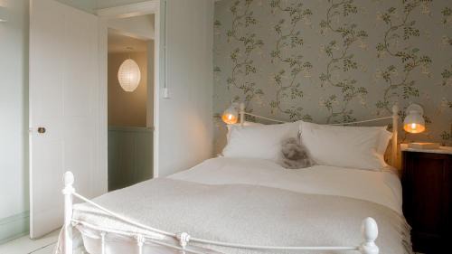 Coberley House | Chequers Cottage