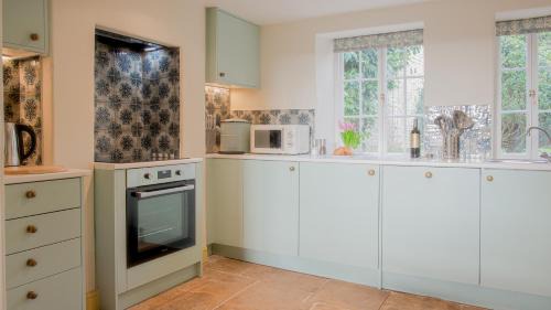 Coberley House | Chequers Cottage