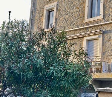 Azillanet Bed & Breakfast | CheRiedel Bed & Breakfast & Art Gallery