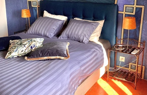Azillanet Bed & Breakfast | CheRiedel
