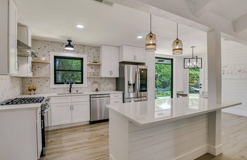 Round Rock House | Cherilliam Estate