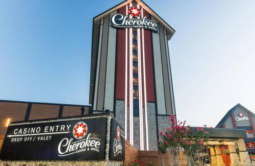 Roland Hotel | Cherokee Casino Hotel Roland