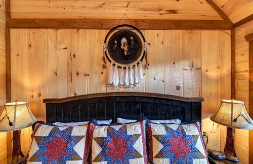 Pigeon Forge Cabin | Cherokee Wind by RedAwning