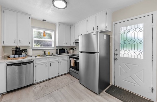 College Station House | Cherry: 300 Steps to Northgate