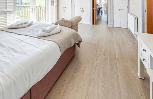 Newbury Resort | Cherry Bird Country Park