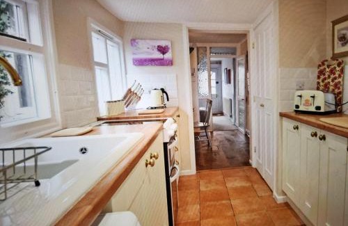 Stratford-upon-Avon House | Cherry Blossom Cottage ,4 Cherry Street , Old Town ,Stratford Upon Avon