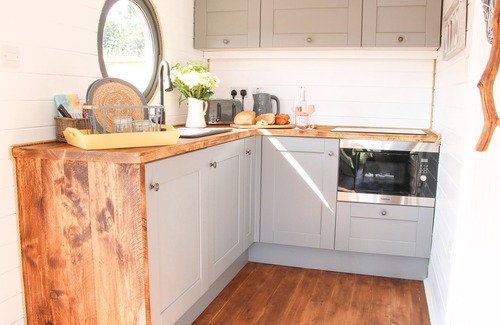 Diddlebury Cottage | Cherry Blossom