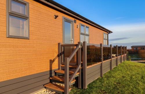 Briggswath House | Cherry Blossom Lodge