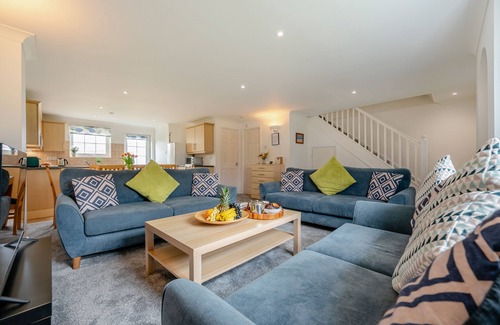 White Cross House | Cherry Cottage - Four Bedroom House, Sleeps 8