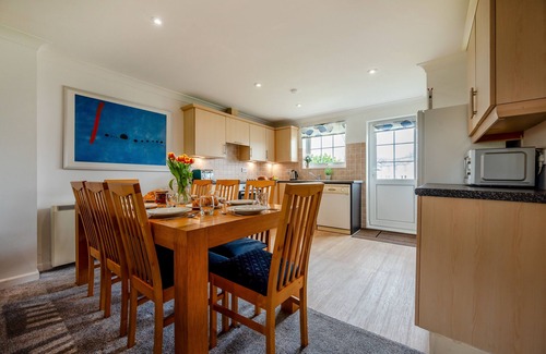 White Cross House | Cherry Cottage - Four Bedroom House, Sleeps 8