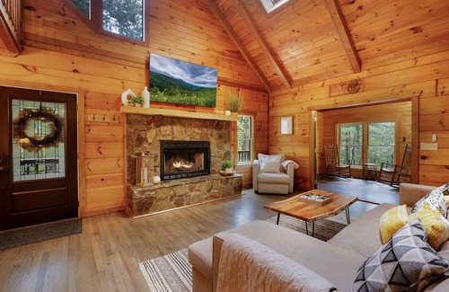 Cherry Log Cabin | Cherry Goose Lodge- Cherry Log GA