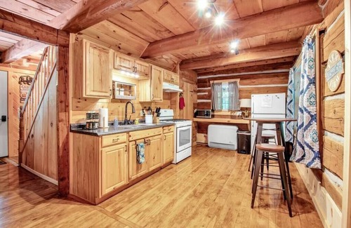 Cherry Creek Cabin | Cherry Grove - Rustic Log Cabin