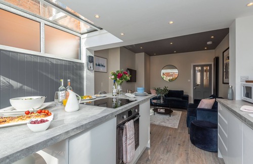 Shrewsbury Cottage | Cherry Orchard - a holiday let that sleeps 6 guests in 3 bedrooms