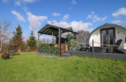 Lyth Hill Cottage | CHERRY POD, pet friendly, character holiday cottage in Meole Brace