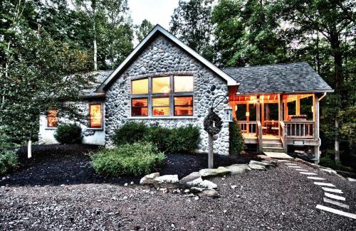 New Plymouth House | Cherry Ridge Retreat Luxury Cabins