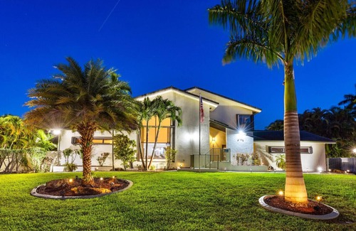 Davie Apartment | Cherry Royale Grand Villa