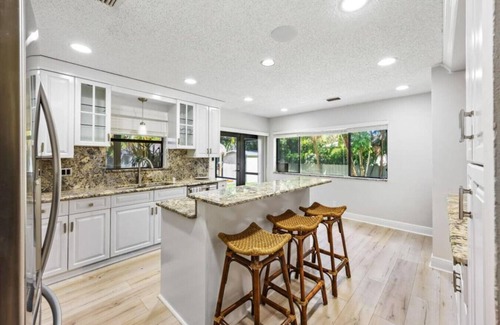 Davie Apartment | Cherry Royale Grand Villa