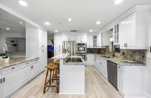 Davie Apartment | Cherry Royale Grand Villa