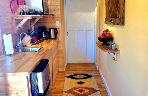 Three Oaks Cottage | Cherry Street Guesthouse with private wooded yard & firepit, 3 blocks to town! n