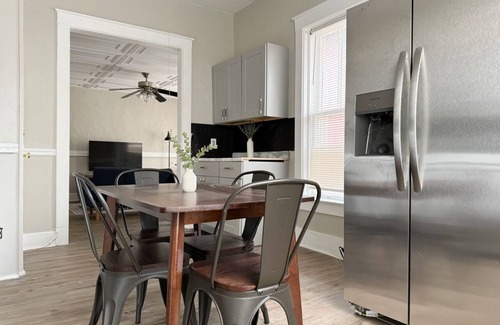 Evansville Apartment | Cherry Street Retreat A