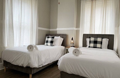 Evansville Apartment | Cherry Street Retreat A