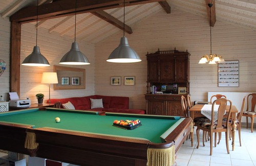 Dennevy Bed & Breakfast | Cherry Suite @ Calme au Canal du Centre