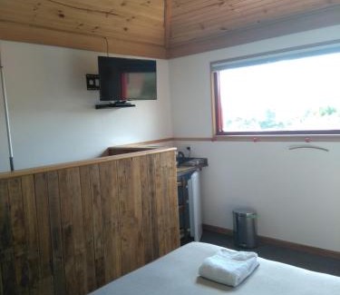 Lilydale House | Cherry Top Farmstay - Boutique Eco Village