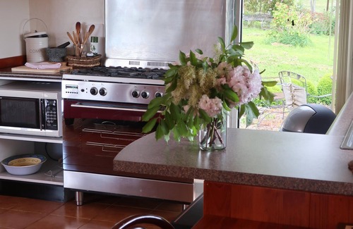 Lilydale Villa | Cherry Top Lodging - Eagle Park