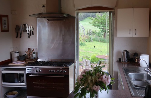 Lilydale Villa | Cherry Top Lodging - Eagle Park