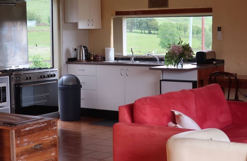 Lilydale Villa | Cherry Top Lodging - Eagle Park