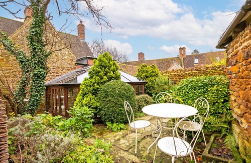 Eydon Cottage | Cherry Tree Cottage - 3 Bed Countryside Retreat