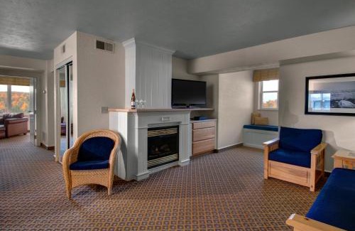 Traverse City Hotel | Cherry Tree Inn & Suites