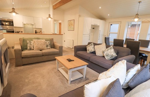 Troutbeck Bridge Cottage | CHERRY TREE LODGE, pet friendly, with a garden in Windermere