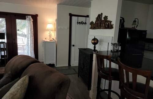 Cherry Valley Cottage | Cherry Valley Studio Guest Cottage