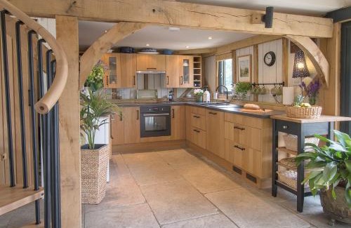 Upper Dicker House | Cherrystone Barn