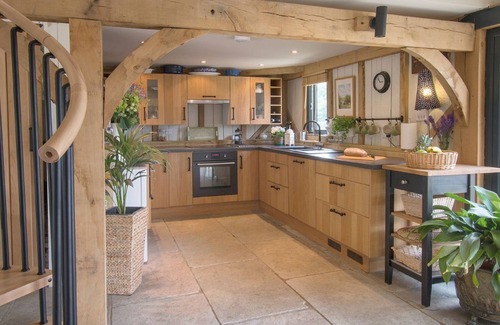 Upper Dicker House | Cherrystone Barn is a bespoke oak framed barn in Sussex sleeping 2 guests