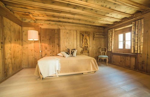 Bever House | Chesa Michel