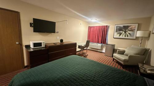 Chesaning Hotel | Chesaning INN & Suites