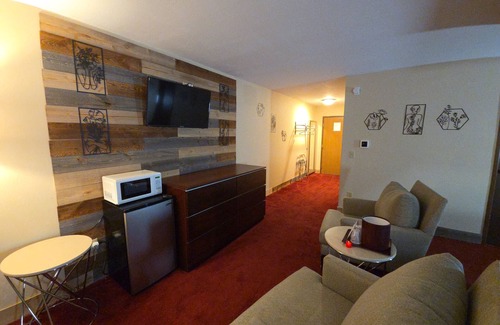 Chesaning Hotel | Chesaning Inn & Suites