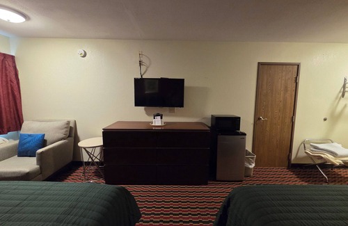 Chesaning Hotel | Chesaning Inn & Suites