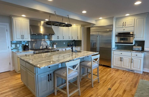 Wicomico Church House | Chesapeake Bay-front Estate minutes to Irvington, Kilmarnock and Whitestone