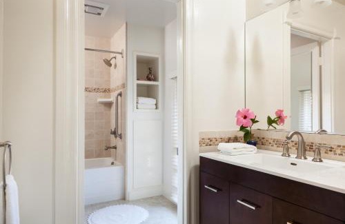 Oak Park Bed & Breakfast | Cheshire Cat Inn & Cottages